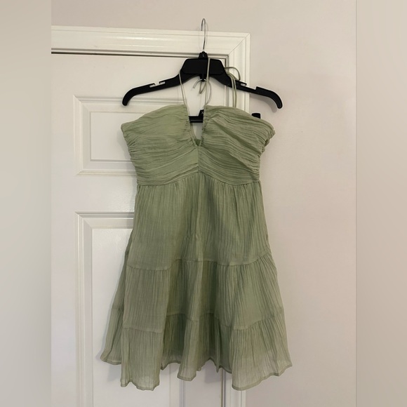 Pale Green Flowy Halter Neck Mini Dress - Picture 4 of 6